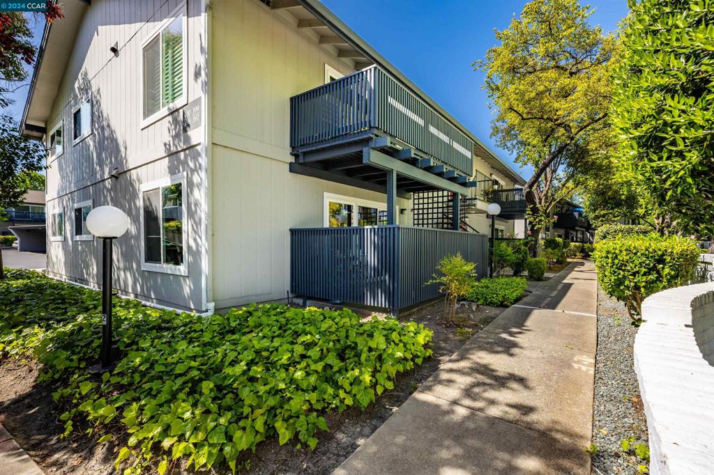 SAN RAMON Condo: 9085 ALCOSTA BLVD