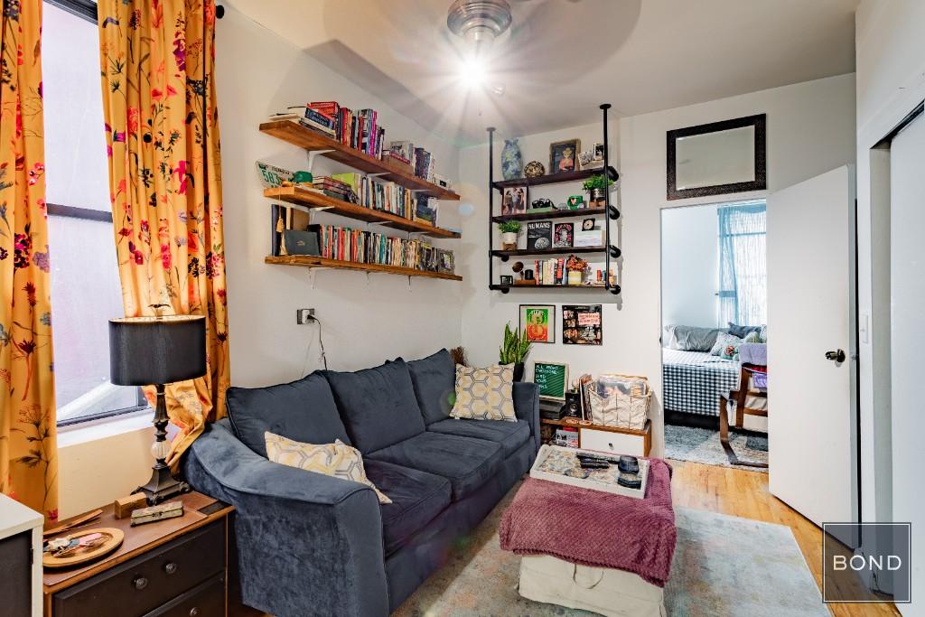 Manhattan Condo: 103 West 105th St