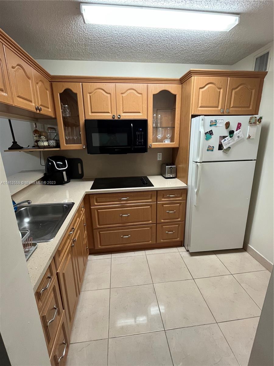 Miami Condo: 14164 Southwest 93rd Ln
