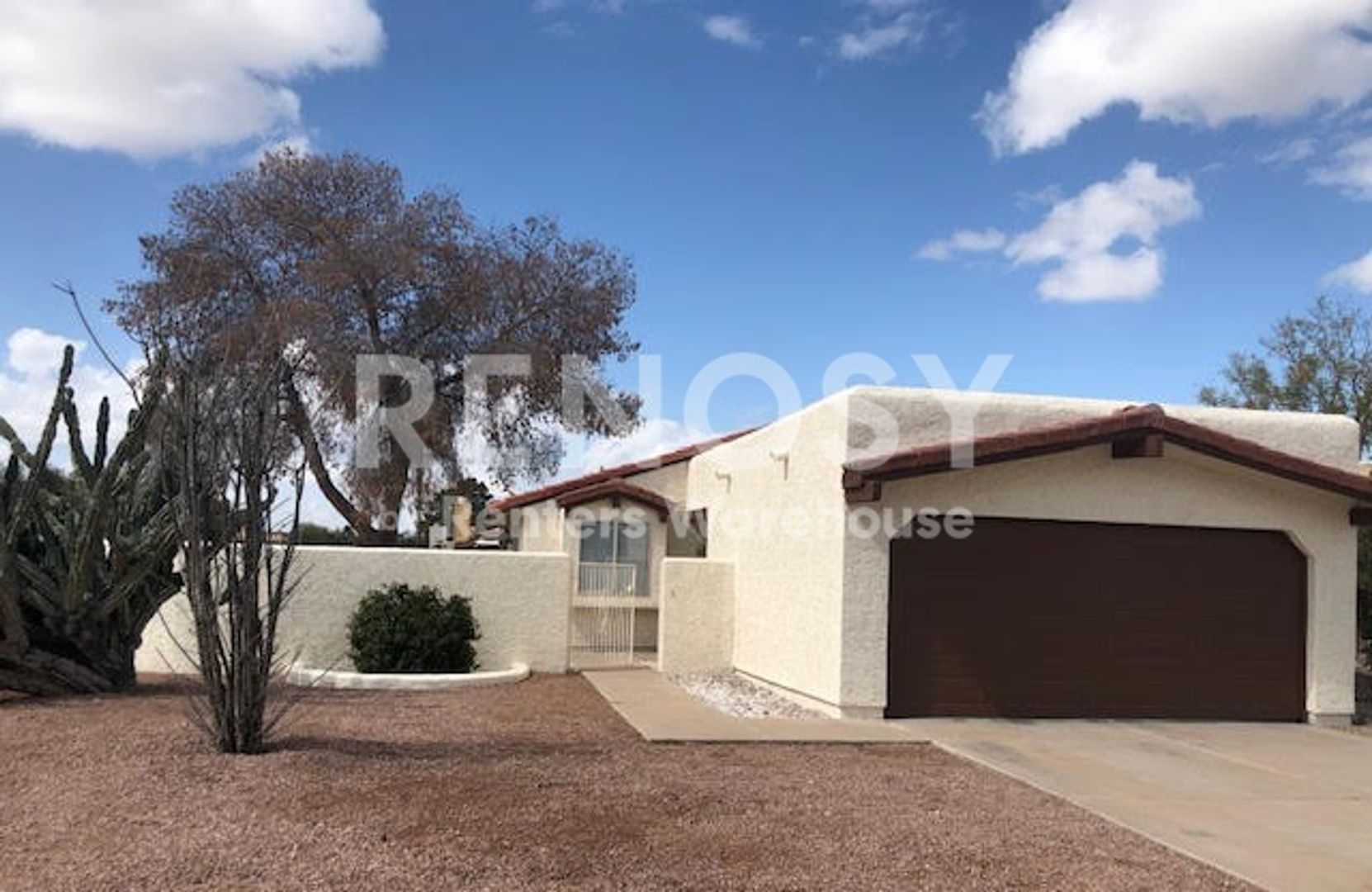 Chandler House: 2126 N Villas Ln
