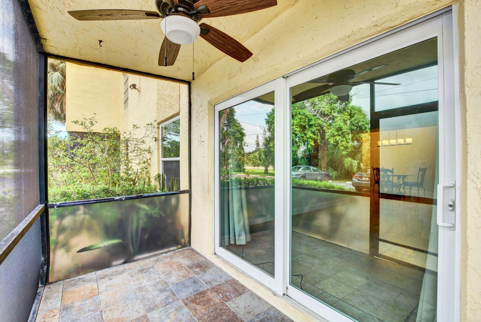 Boca Raton Condo: 490 Northwest 20th St