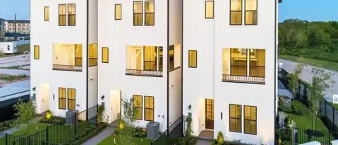 Houston Condo: 2810 Grand Fountains Dr