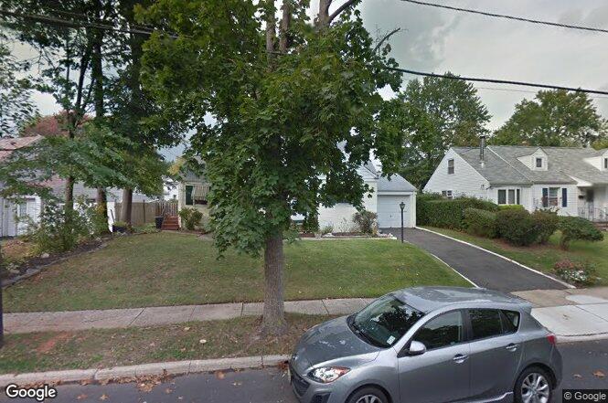 Roselle Condo: 65 Alison Rd