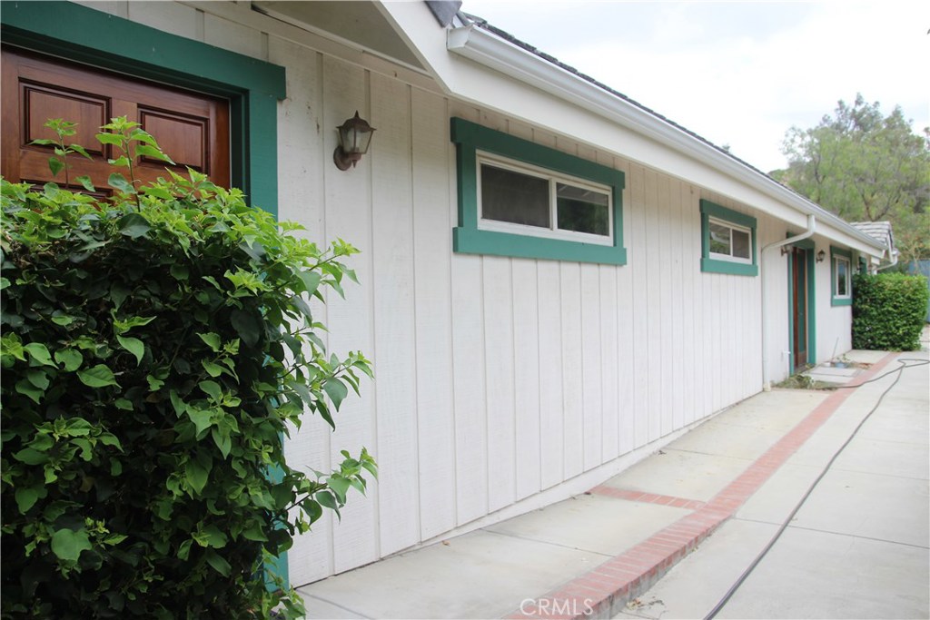 Chatsworth Condo: 21621 Heather Lee Ln
