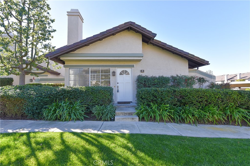 Irvine Condo: 65 Exeter