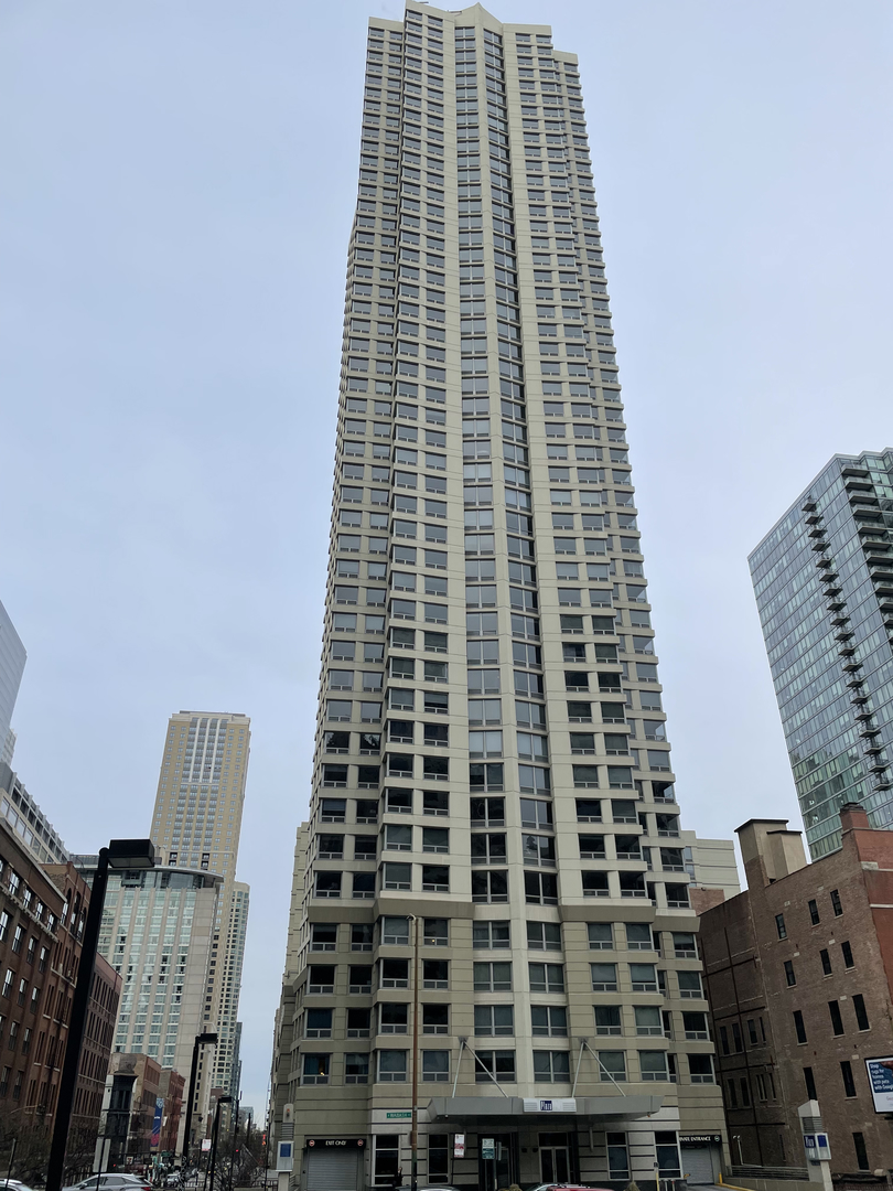 Chicago Condo: 440 N Wabash Ave