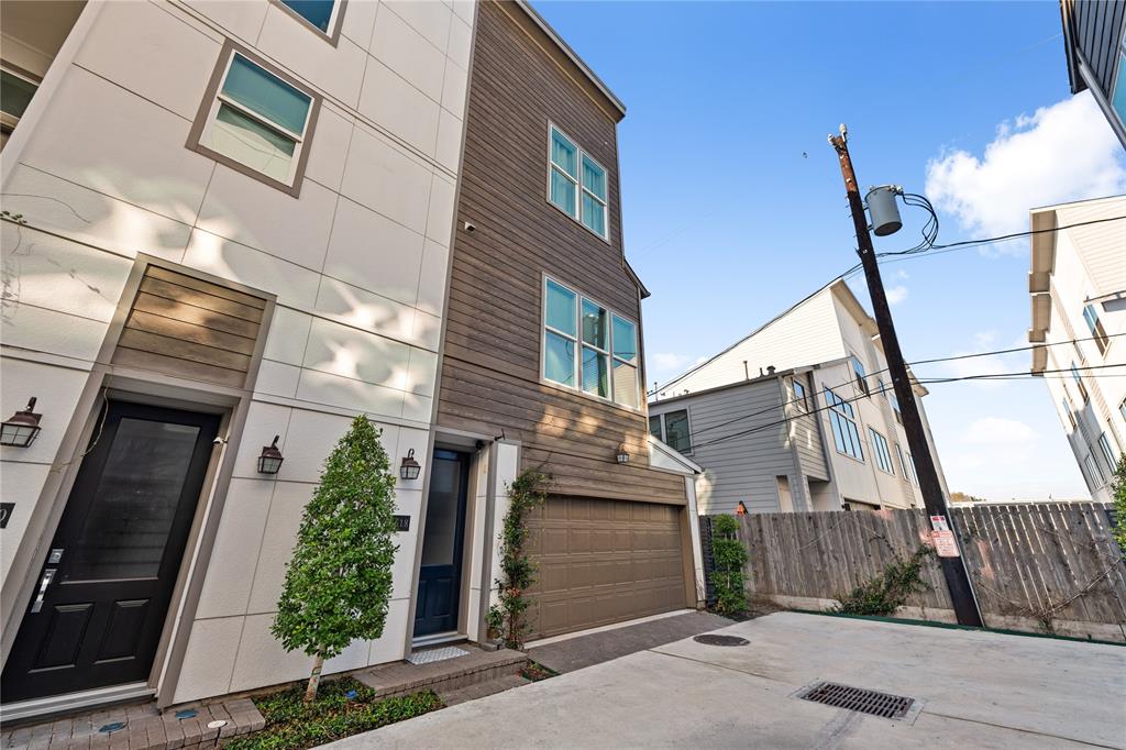Houston Condo: 9618 Riddlewood Ln