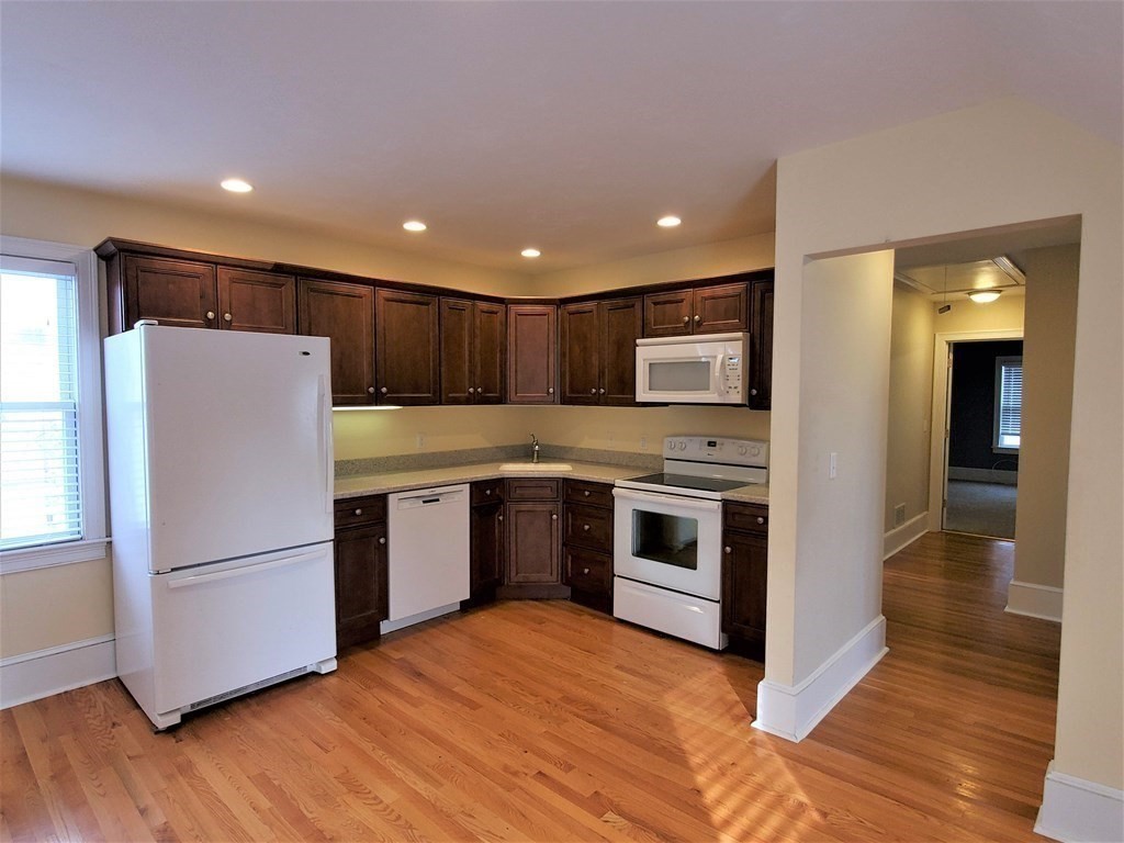 Mansfield Condo: 16 Hodges St