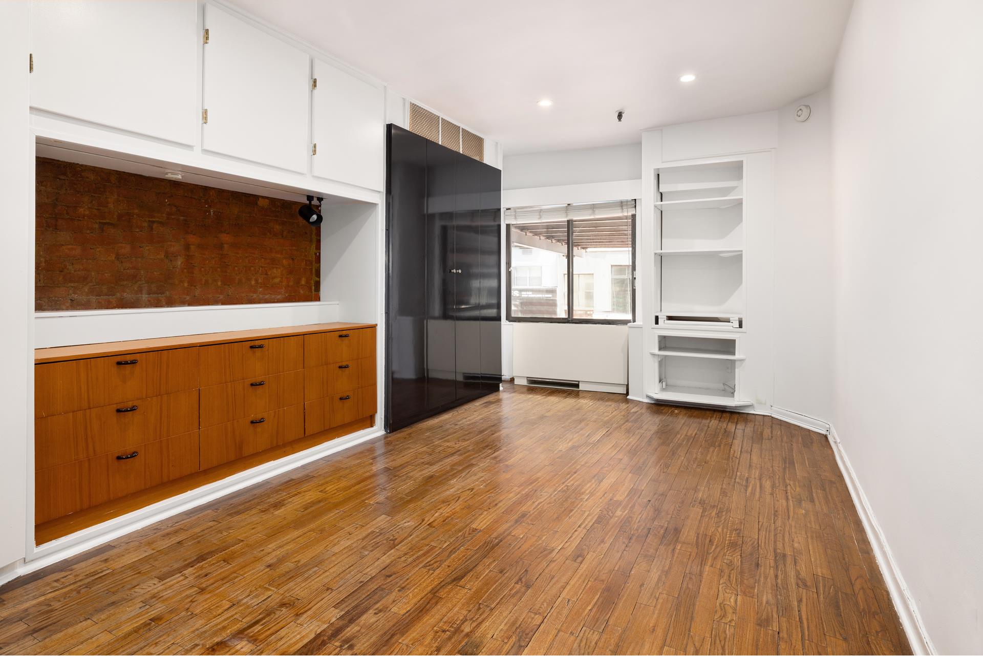 New York Condo: 117 E 11th St