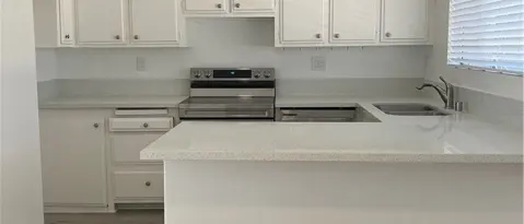 Newport Beach Condo: 740 Amigos Way