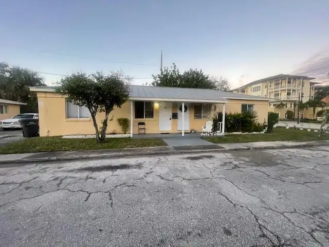 West Palm Beach Condo: 400 Metcalf Ct