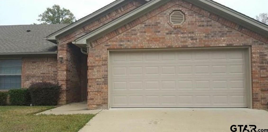 Tyler Condo: 6070 Creekside Cir