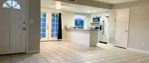 Phoenix Condo: 264 E Betty Elyse Ln