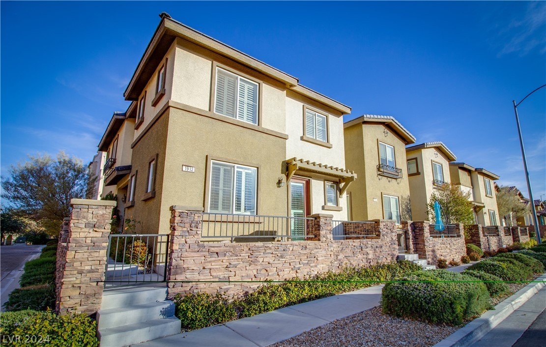 Henderson Condo: 1912 Via Delle Arti
