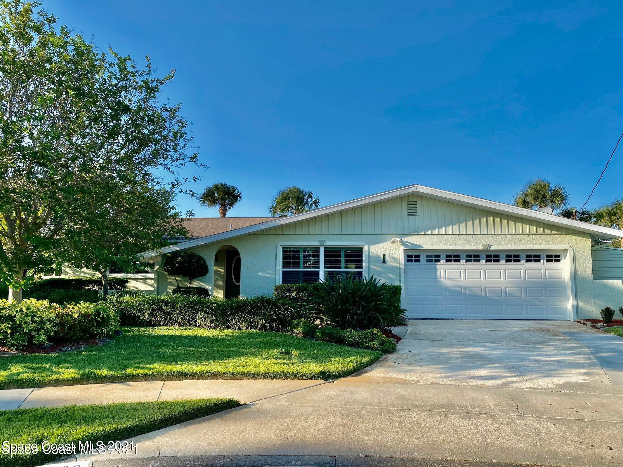Merritt Island Condo: 1720 Poinciana Ct