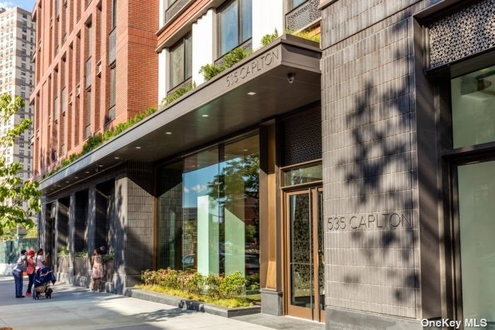 Brooklyn Condo: 535 Carlton Ave