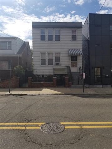 Jersey City Condo: 39 Beacon Ave