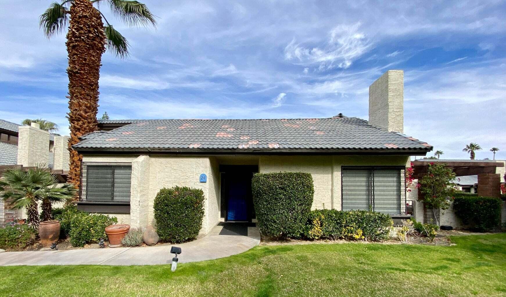 Palm Springs Condo: 24 Pueblo Vis St