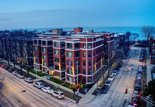 Chicago Condo: 7645 North Sheridan Rd