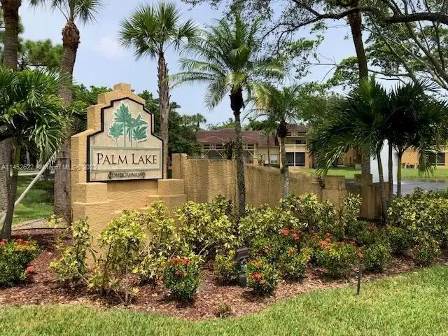 West Palm Beach Condo: 4823 Via Palm Lks