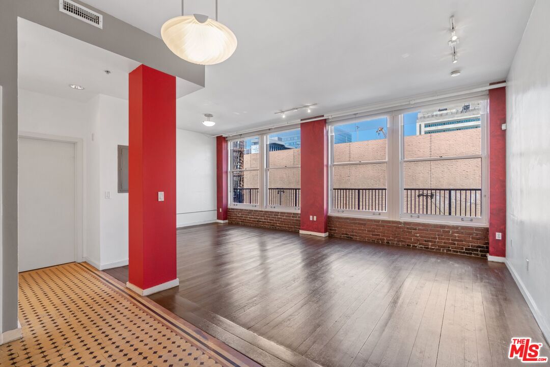 Los Angeles Condo: 257 South Spring Street,