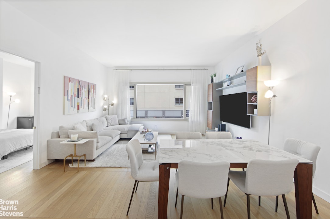 New York Condo: 30 Warren St