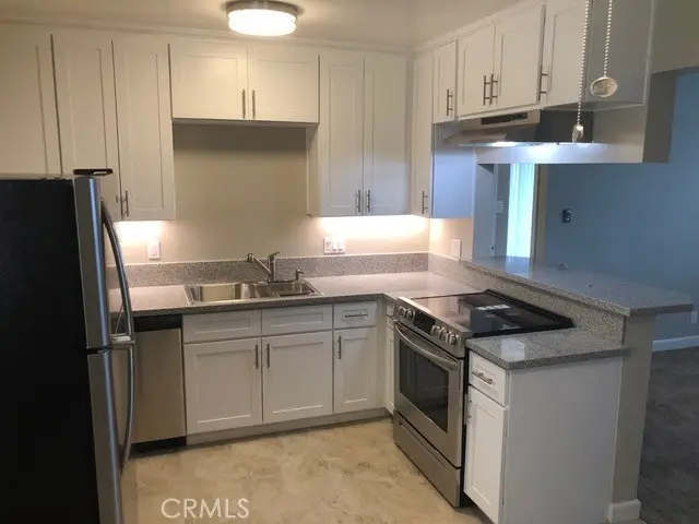 Long Beach Condo: 209 Santa Ana Ave