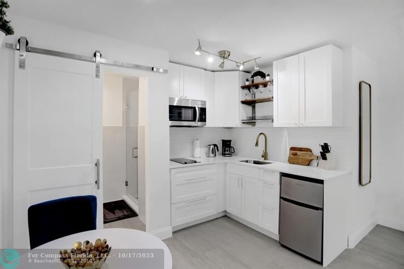 Pompano Beach Condo: 3220 Southeast 11th St