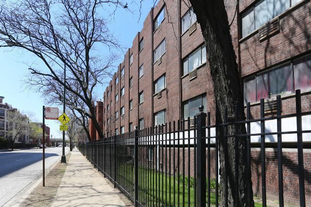 Chicago Condo: 1040 West Hollywood Ave
