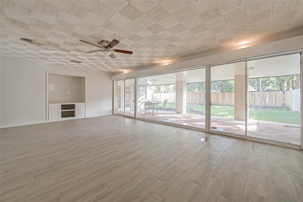 Houston Condo: 2511 Maroneal St