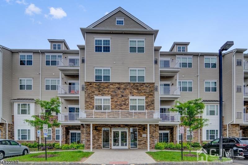PISCATAWAY Condo: 331 Pond Ln