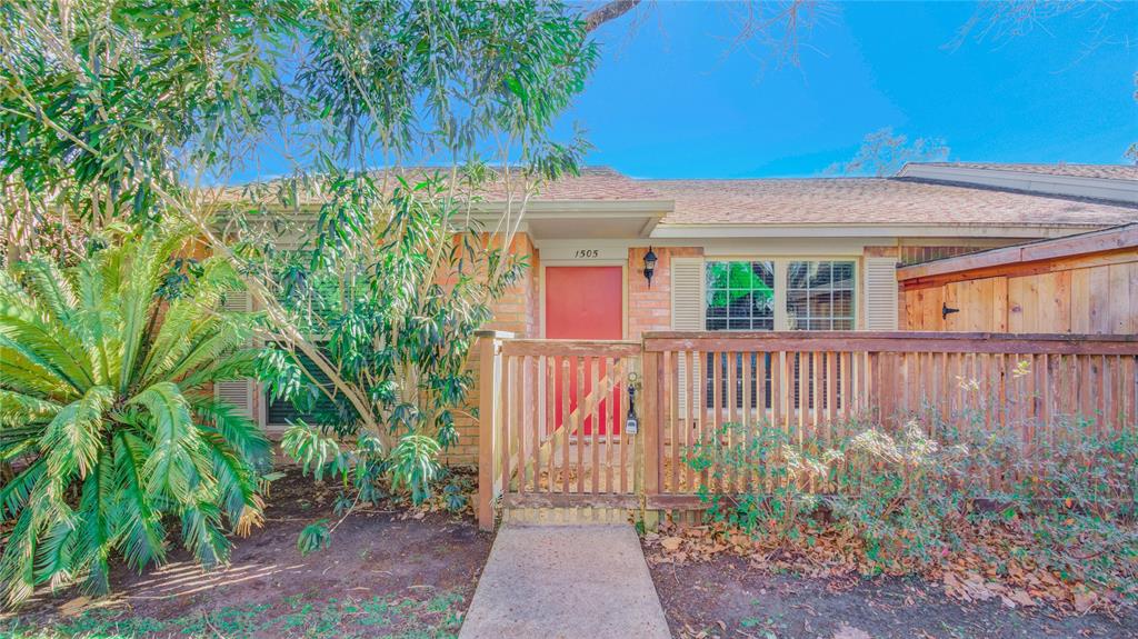 Houston Condo: 8801 Hammerly Blvd