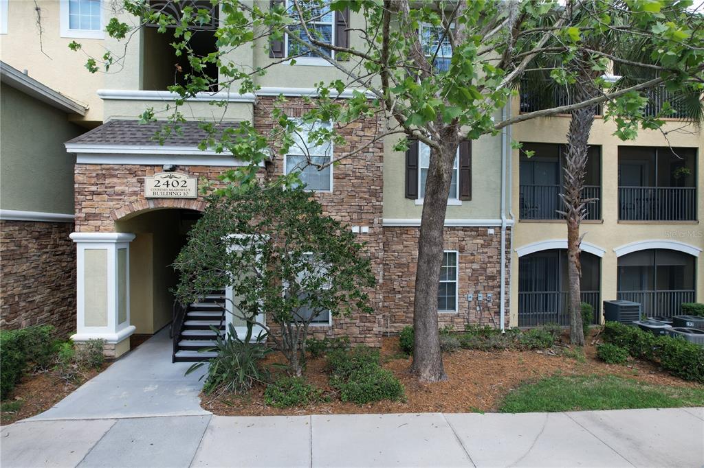 Tampa Condo: 2402 Courtney Meadows Ct