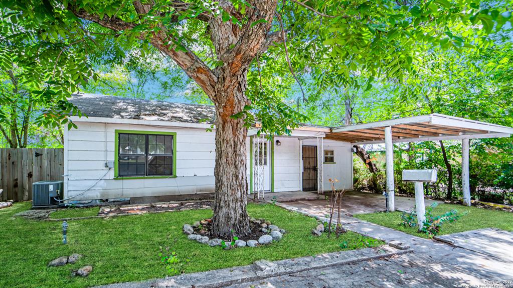 Hondo Condo: 109 15th St