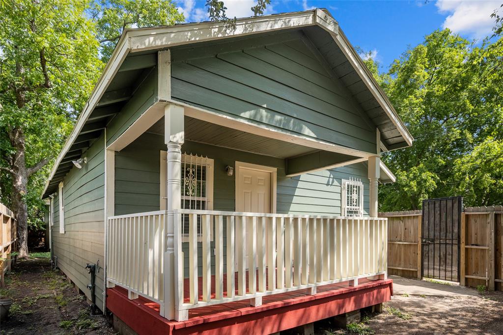 Houston Condo: 1011 East 39th St