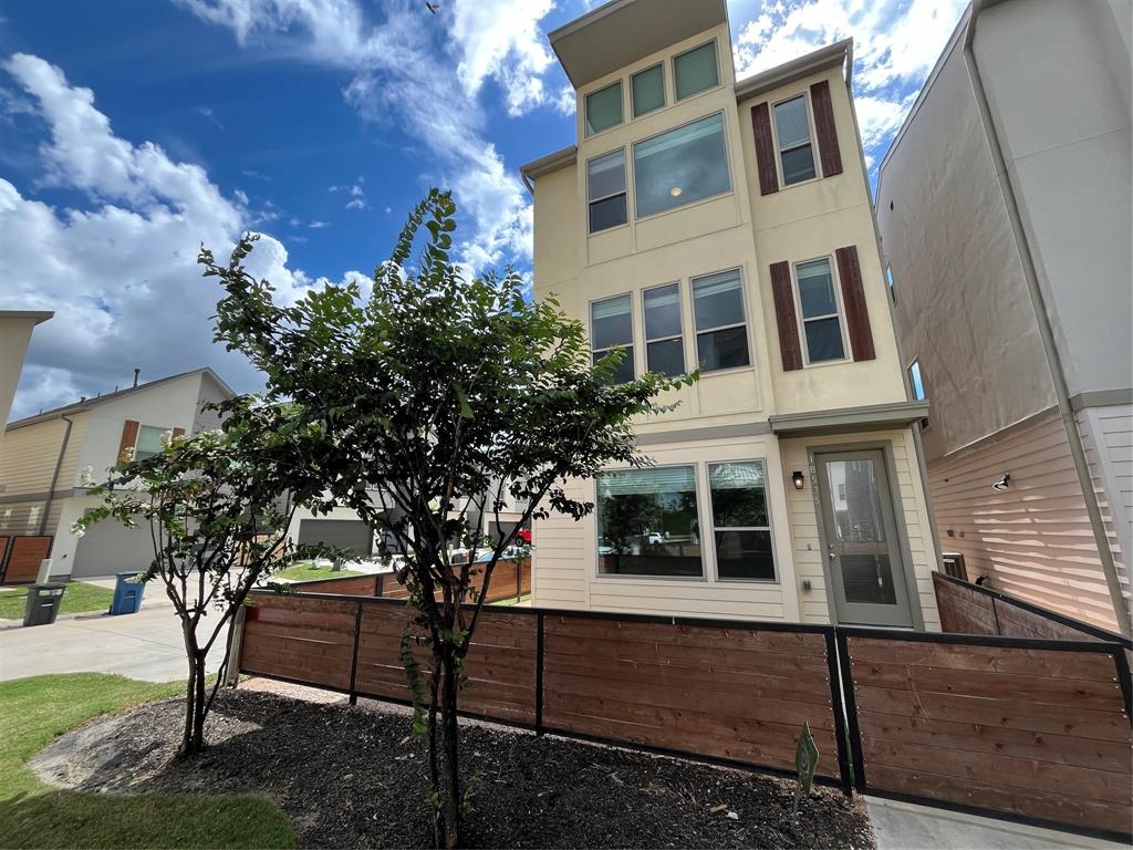 Conroe Condo: 18535 Centro Row
