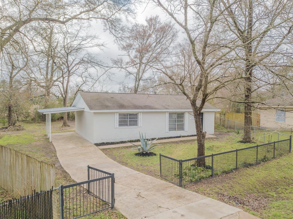 WILLIS Condo: 219 W Willwood Dr