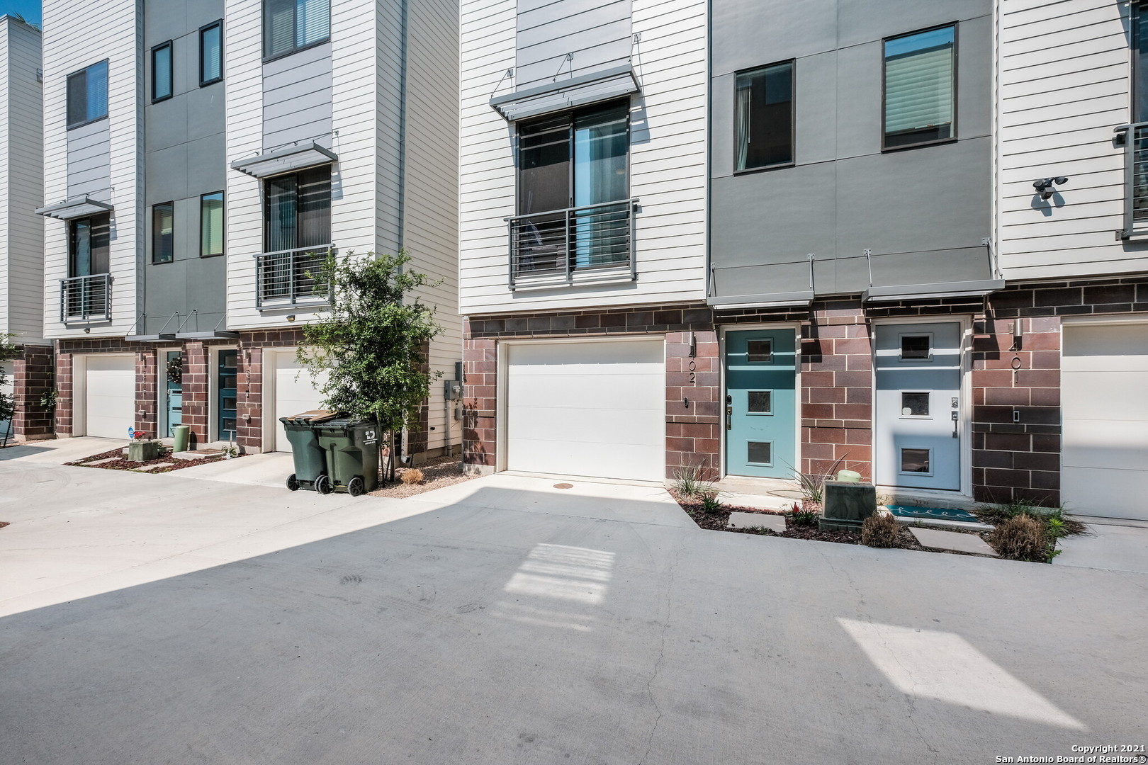 San Antonio Condo: 303 West Cypress St