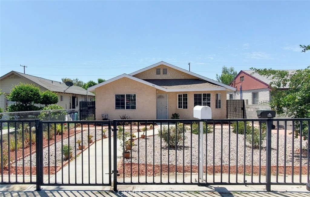 Ontario Condo: 747 West Nevada St