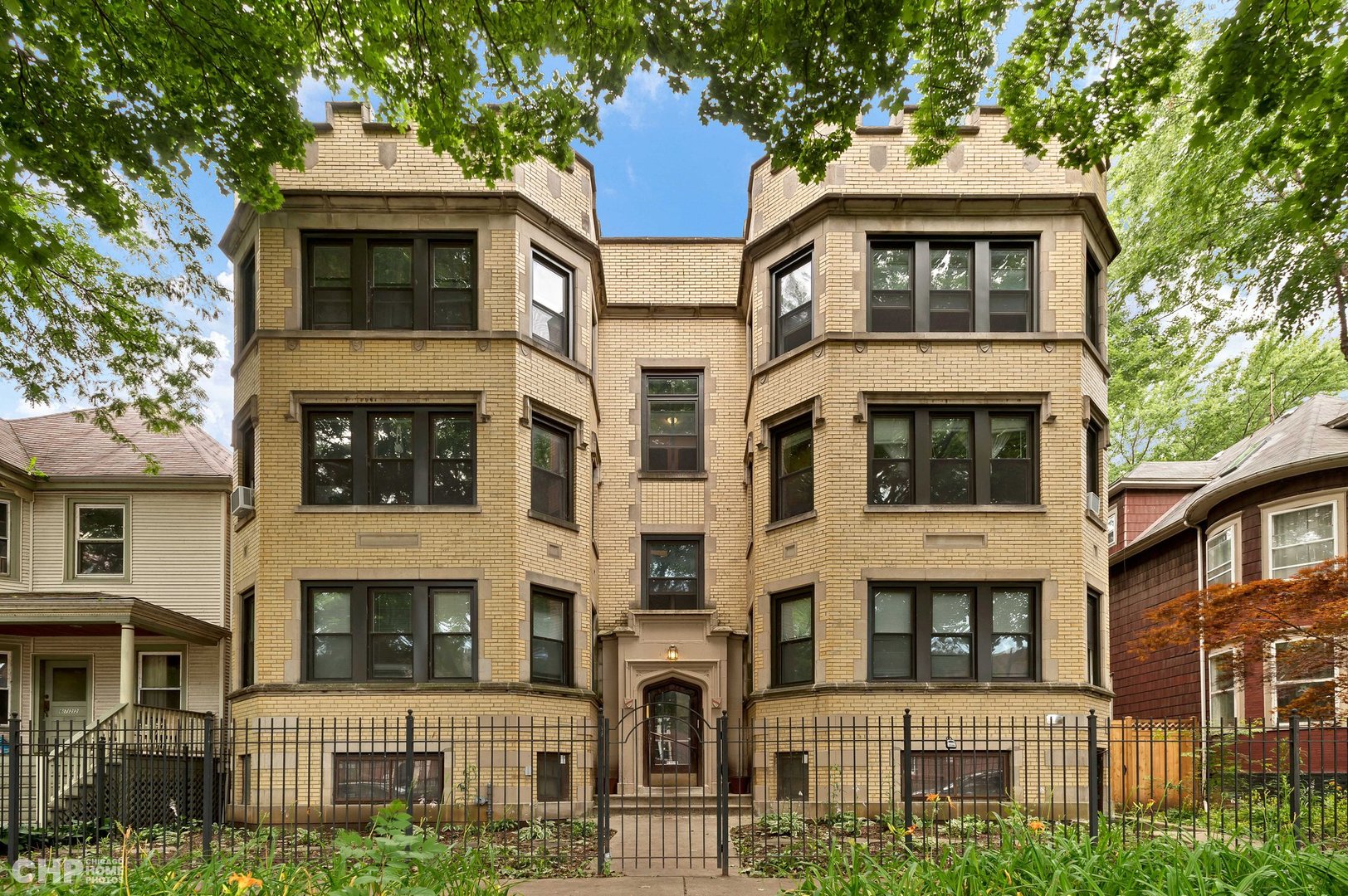 Chicago Condo: 6726 North Bosworth Ave