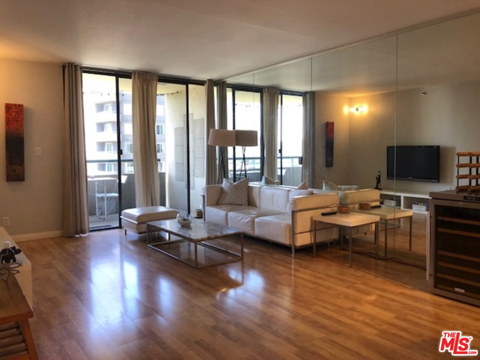 Los Angeles Condo: 600 West 9th St