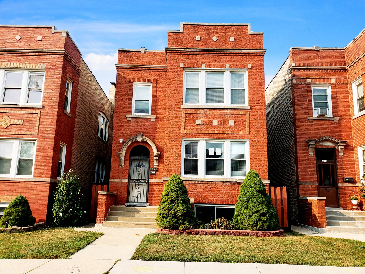 Chicago Condo: 4830 West Newport Ave