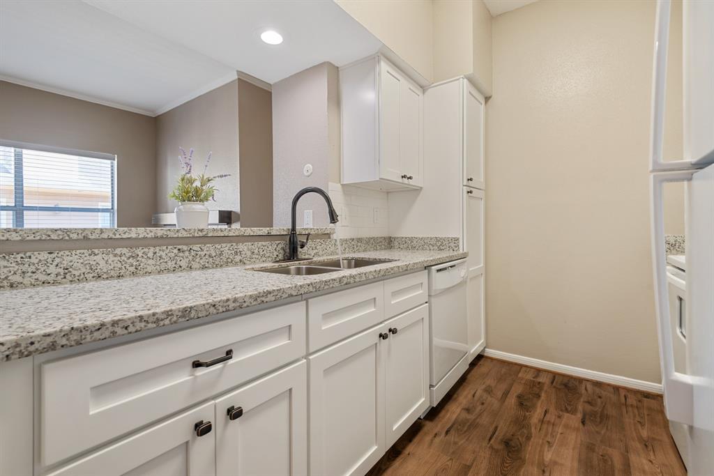 Houston Condo: 708 Bering Dr