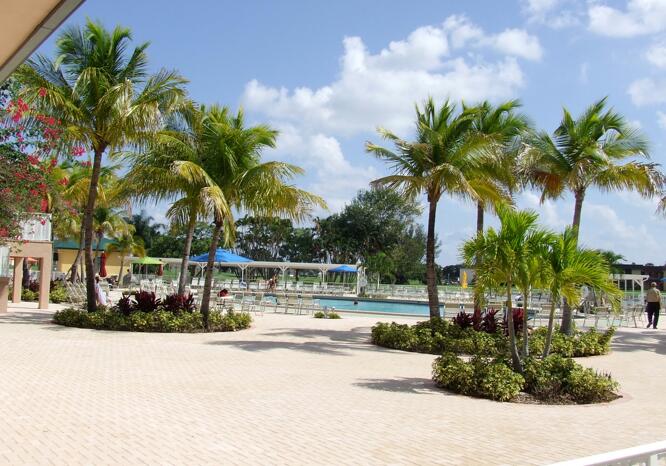 Delray Beach Condo: 117 Waterford E
