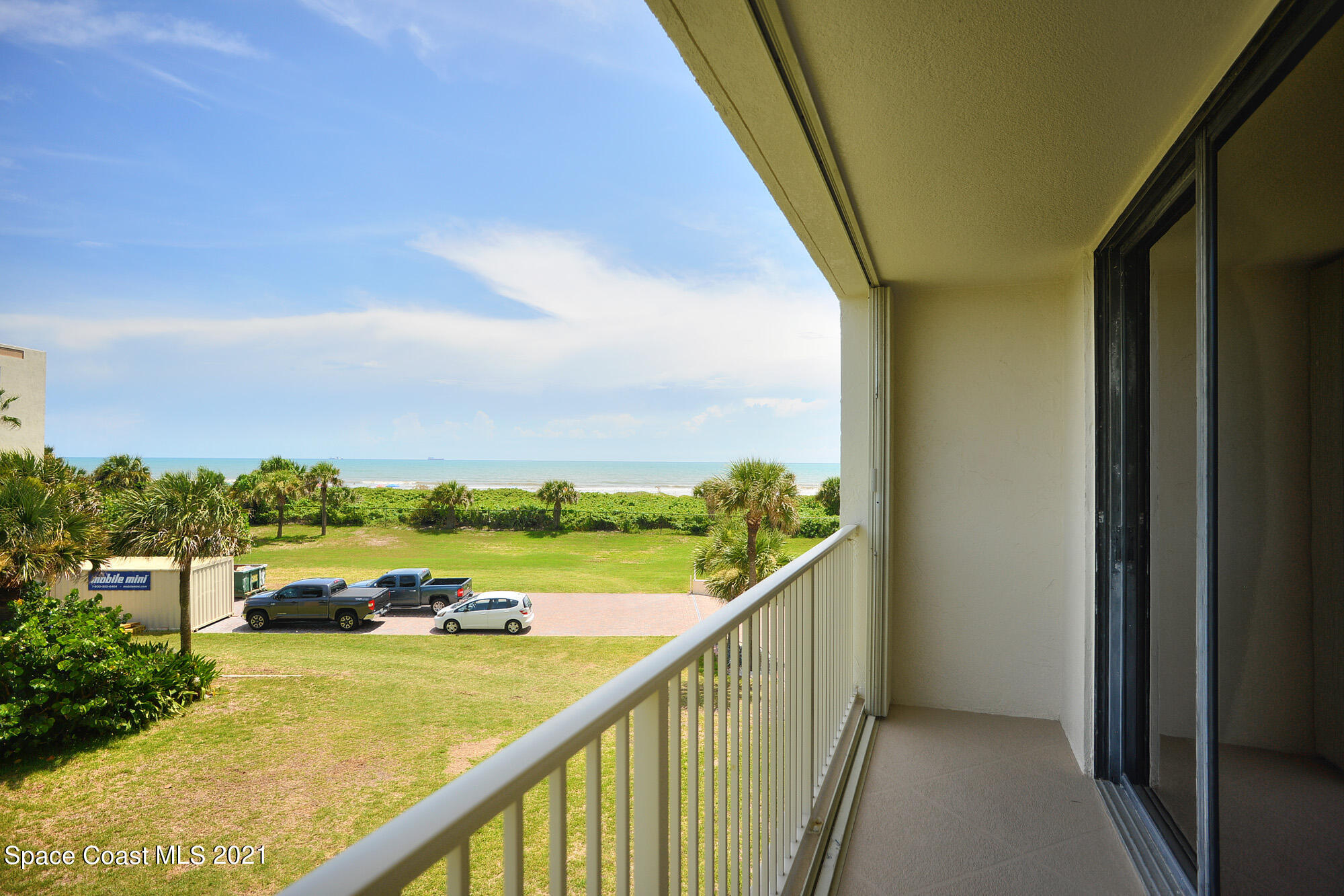 Cocoa Beach Condo: 840 North Atlantic Ave