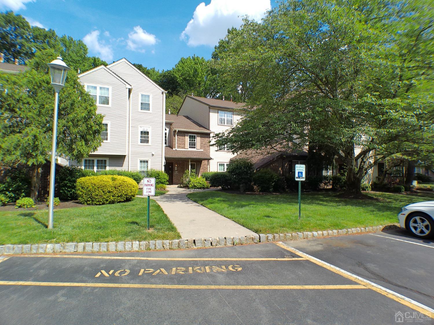 Monmouth Junction Condo: 5132 Beech Ct