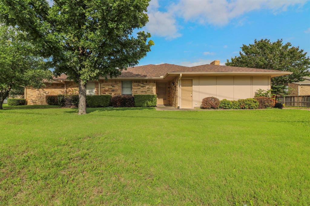 Richardson Condo: 400 Tiffany Trl