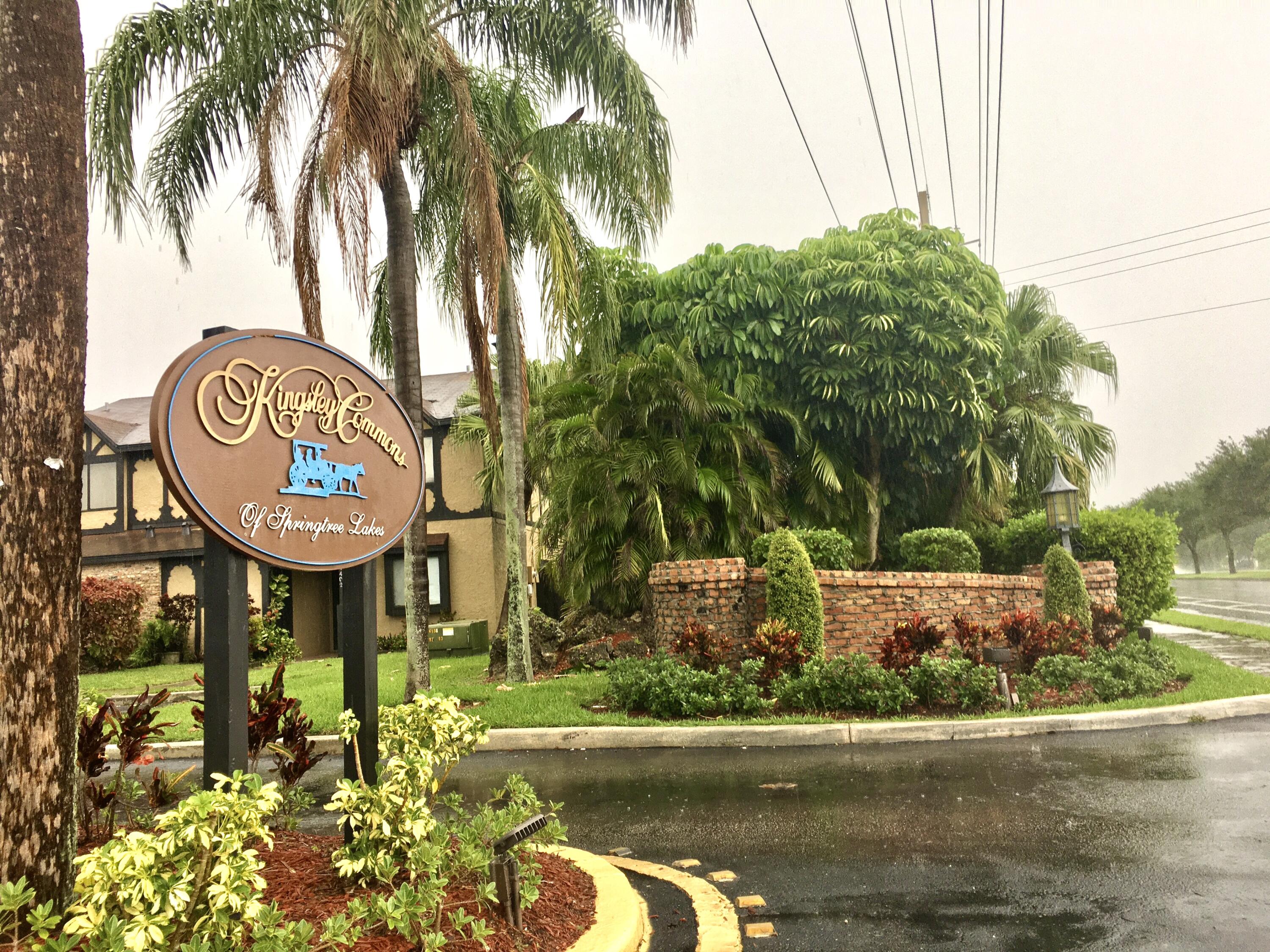 Sunrise Condo: 4433 Northwest 93rd Way