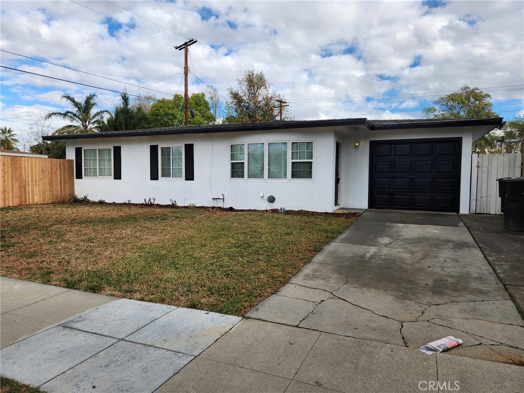 Riverside Condo: 3975 Eileen St