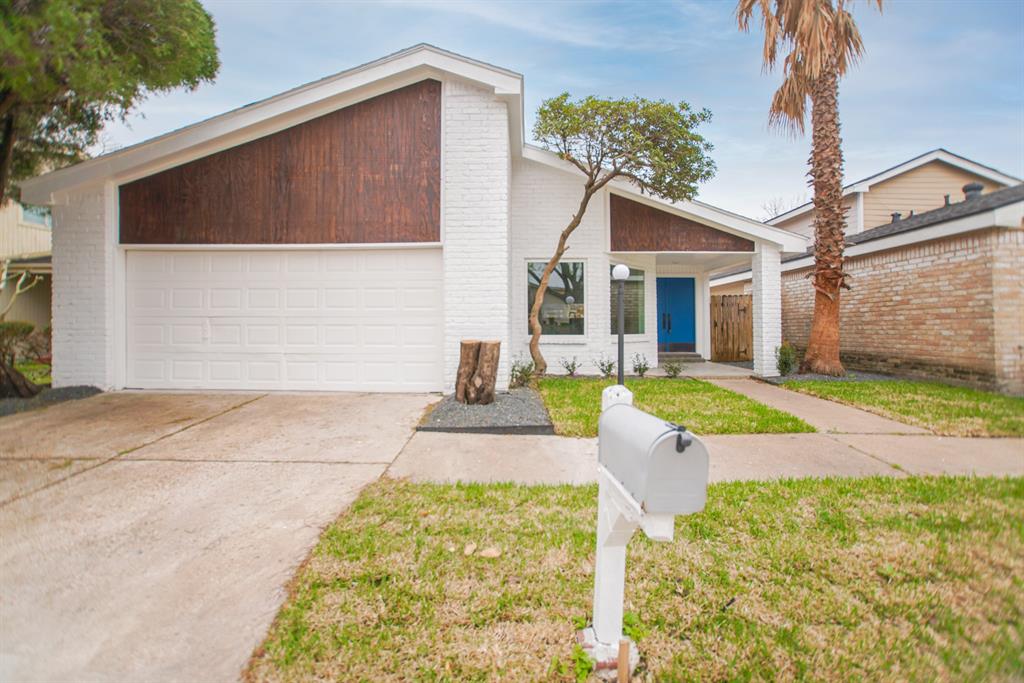 Houston Condo: 6338 Briar Ter Dr